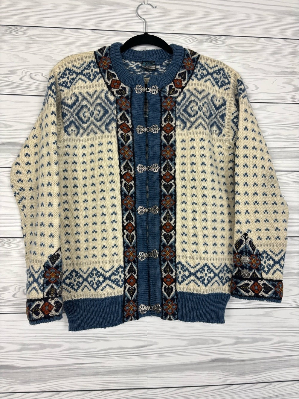 Dale of Norway vintage pure new wool cardigan size 42 (US Large)